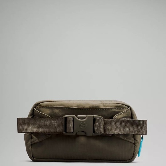 LULULEMON Carob Brown Mini Belt Bag NWT - Picture 11 of 15